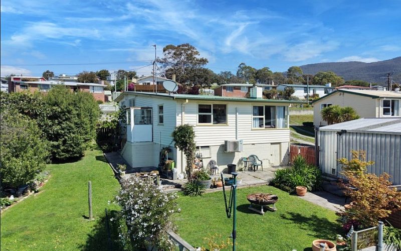 6 Bradfield Street, Claremont