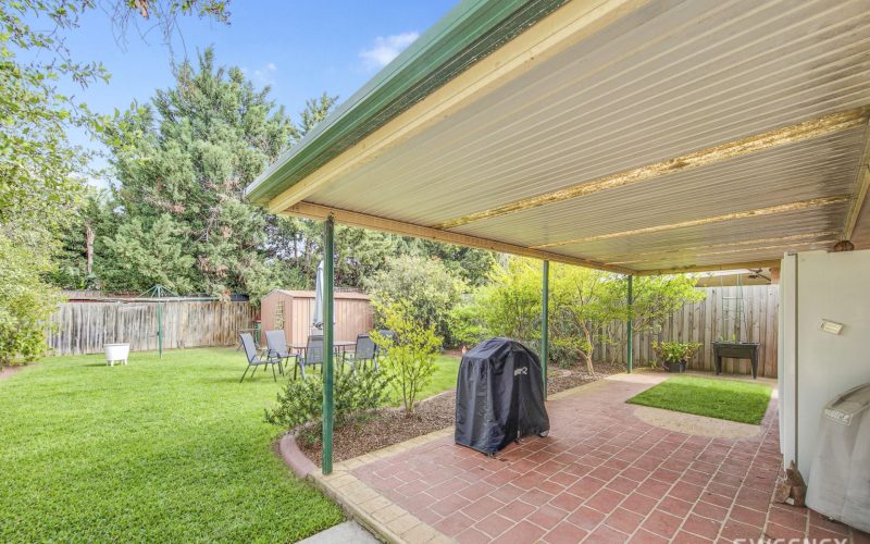 Stylishly Renovated Family Living In A Peaceful Court Location!