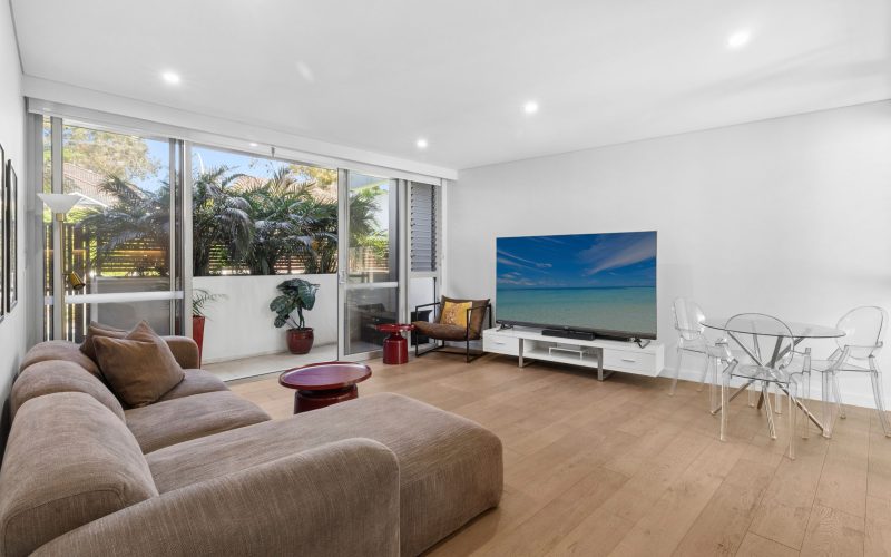 A Private Villa Feel with Contemporary Style and Everyday Convenience