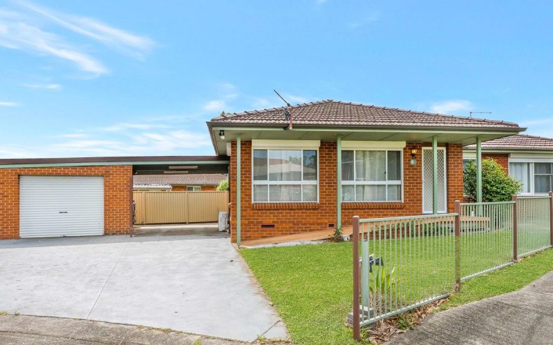 8 Hugh Place, Greystanes