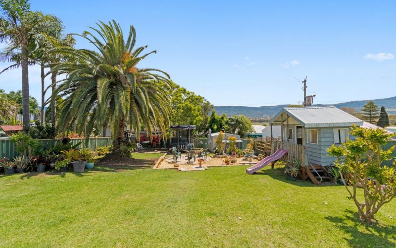 An Affordable Escape: Escarpment Views & Family Space