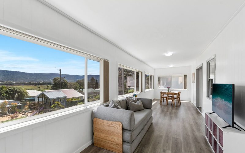 An Affordable Escape: Escarpment Views & Family Space