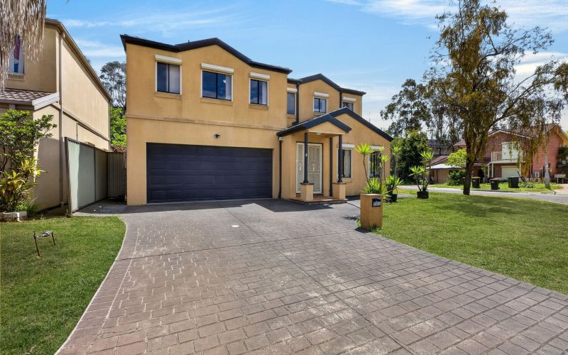Grand Scale Family Haven with Endless Possibilities!
