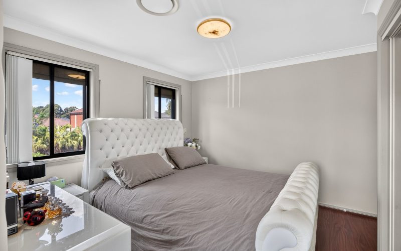 Grand Scale Family Haven with Endless Possibilities!