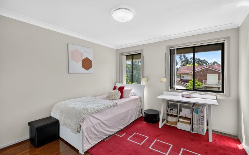 Grand Scale Family Haven with Endless Possibilities!