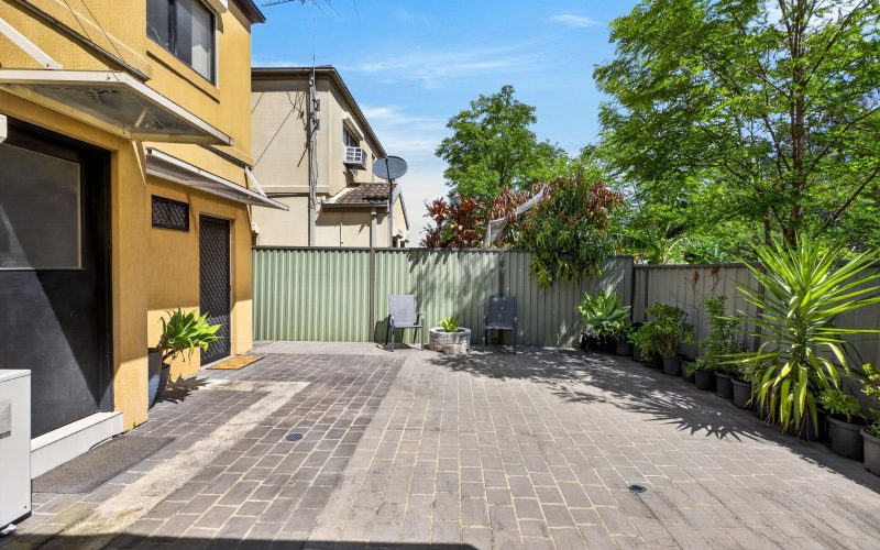 Grand Scale Family Haven with Endless Possibilities!