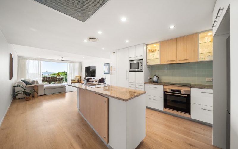 74 / 7 Grand Parade, Parrearra