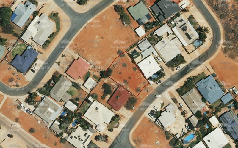 RARE VACANT LAND IN ESTABLISHED PART OF TOWN