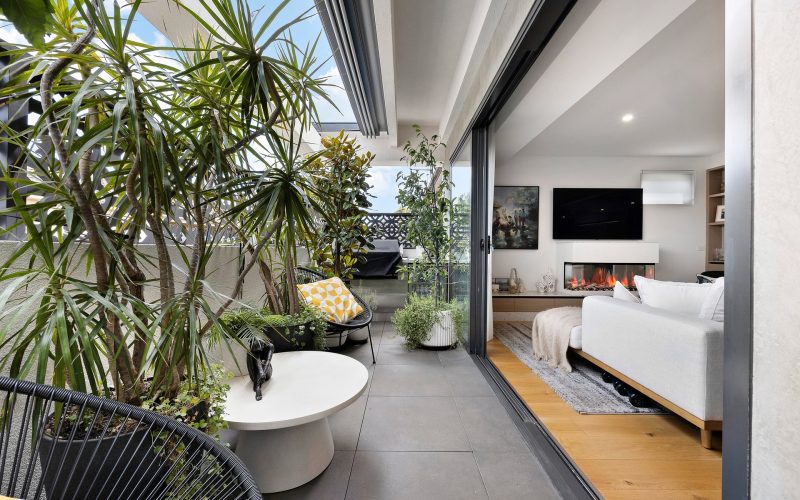 102/24 Linacre Road, Hampton VIC 3188