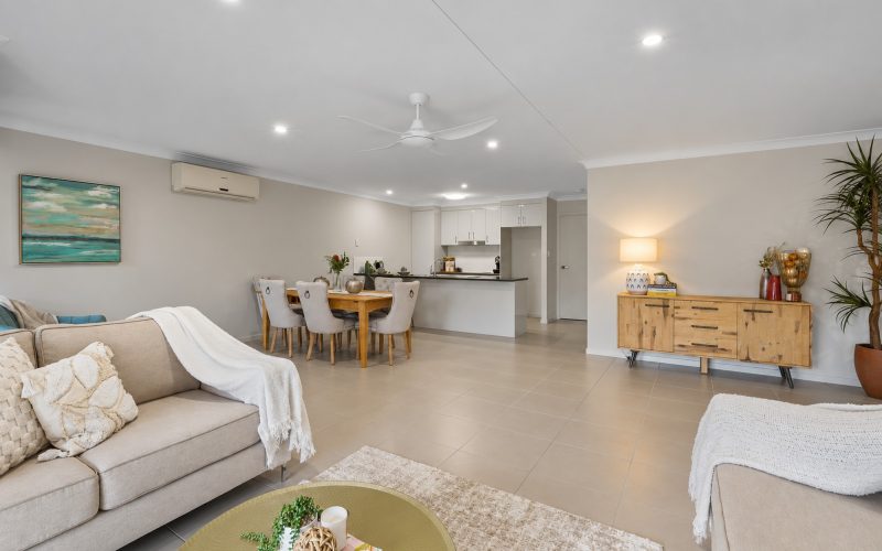 2 / 18 Starkey Street , Pacific Pines