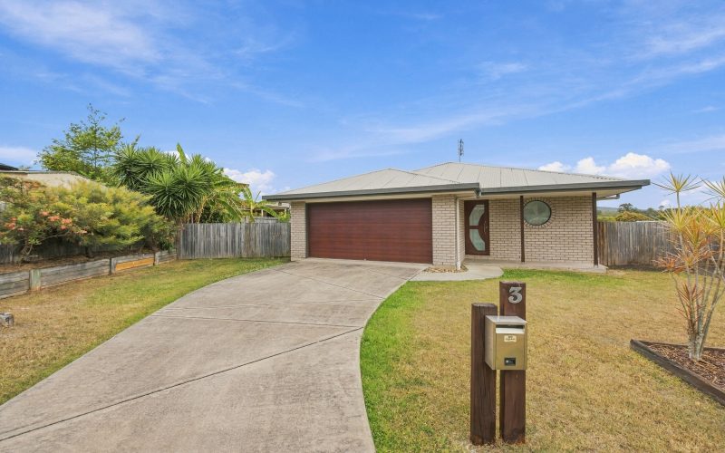 Low Maintenance Brick Home in a Quiet Cul-de-Sac