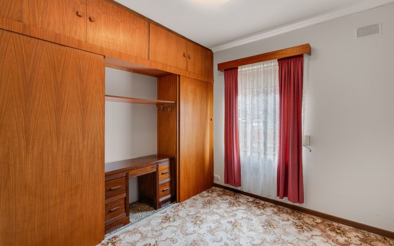 Large Block In Urban Renewal Neighbourhood Zone!