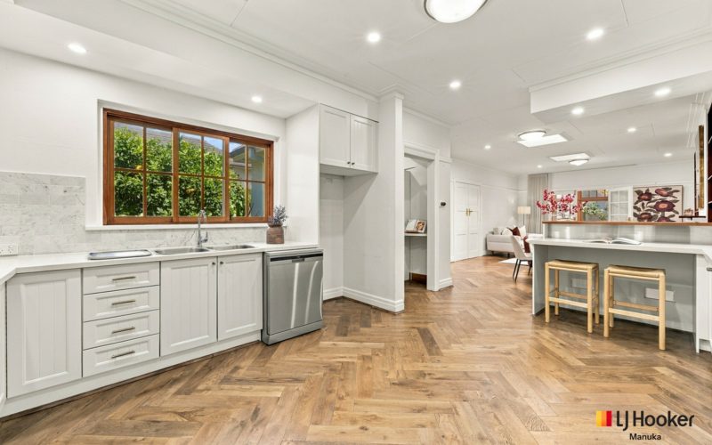 16 Durville Crescent, Griffith