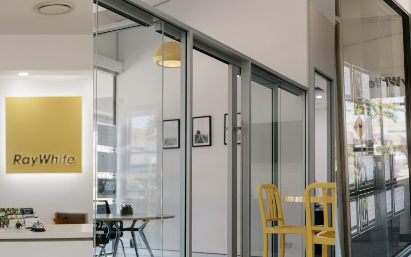 Spacious Family Living on a Large 600sqm Block!