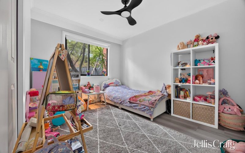 5/61 Nell Street, Greensborough