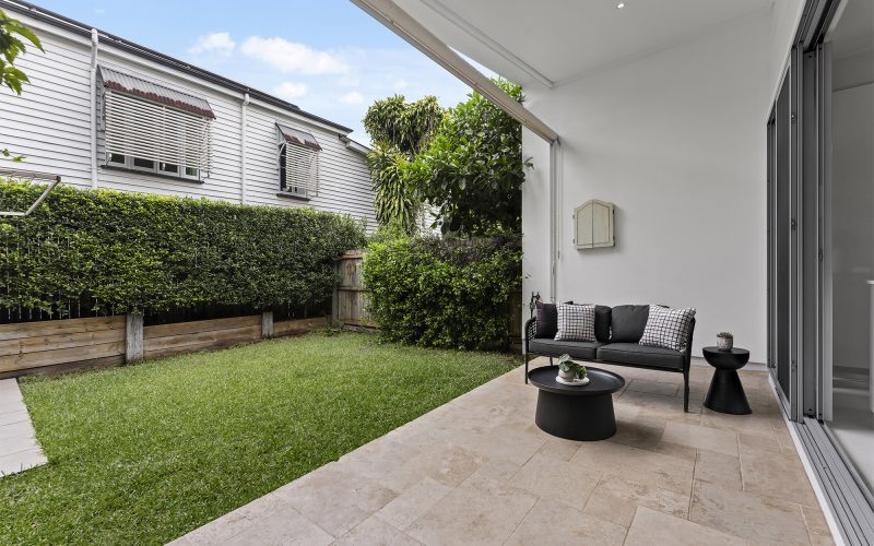 SPACIOUS BOUTIQUE TOWNHOUSE IN PRIME ANNERLEY LOCATION
