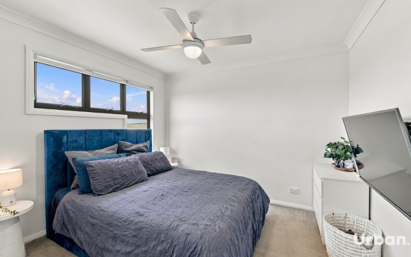 9 Searle Way, Oran Park NSW 2570