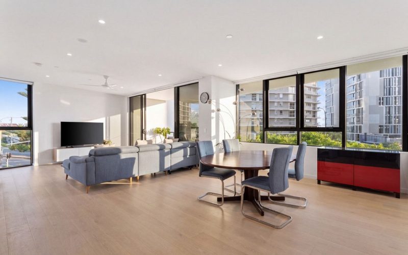 100m from THE BEACH - EXPERIENCE QUINTESSENTIAL COASTAL LIVING