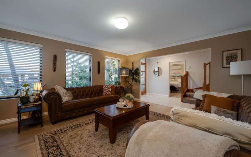 THE PERFECT HOME IN THE BEST LAKESIDE LOCATION...!!!