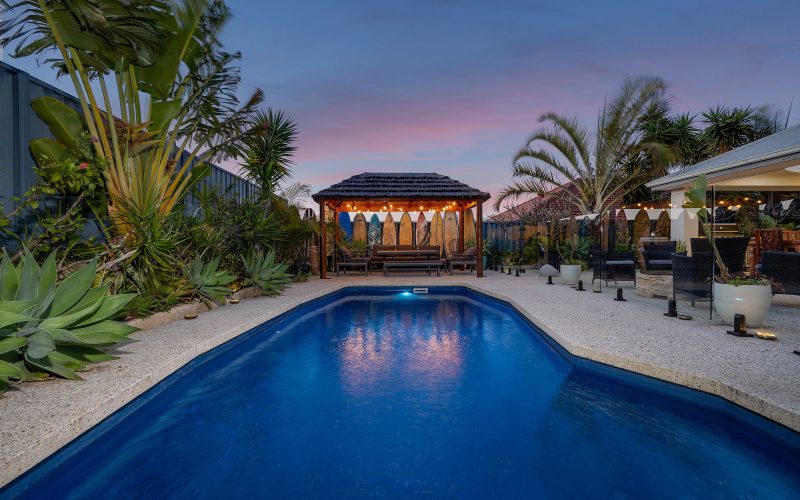 THE PERFECT HOME IN THE BEST LAKESIDE LOCATION...!!!