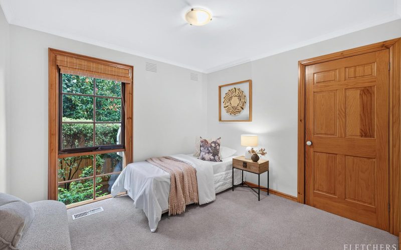 12 Hillside Grove