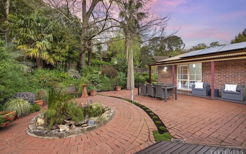 12 Hillside Grove