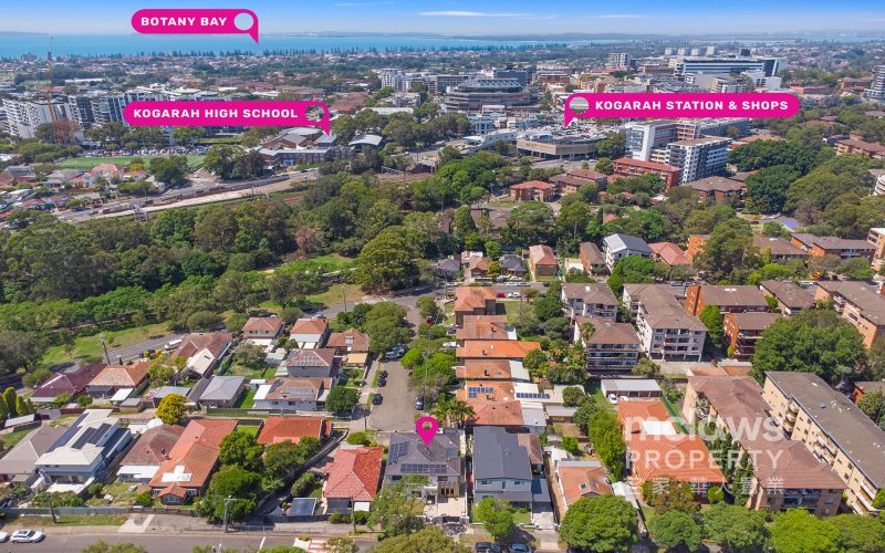 Expansive Dual-Frontage Full-Brick Masterpiece Offering Unrivalled Scale and Multi-Generational Flexibility