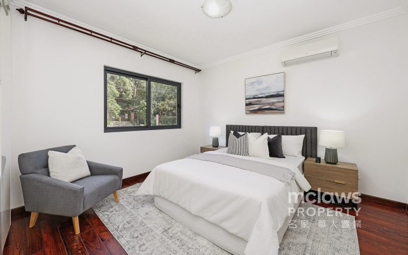 Expansive Dual-Frontage Full-Brick Masterpiece Offering Unrivalled Scale and Multi-Generational Flexibility