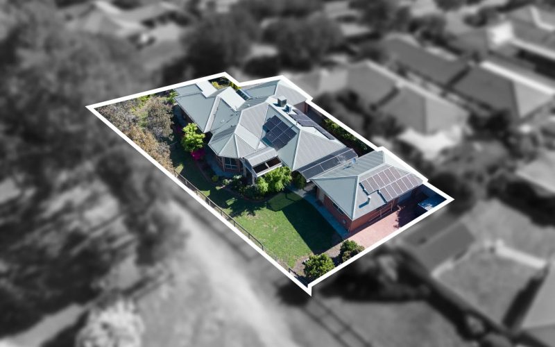 WEST WODONGA - Golf Course Frontage, Magnificent Views & Exceptional Lifestyle