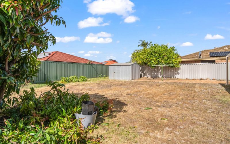 BIG CORNER BLOCK, R20 ZONING & EXCITING FUTURE POTENTIAL