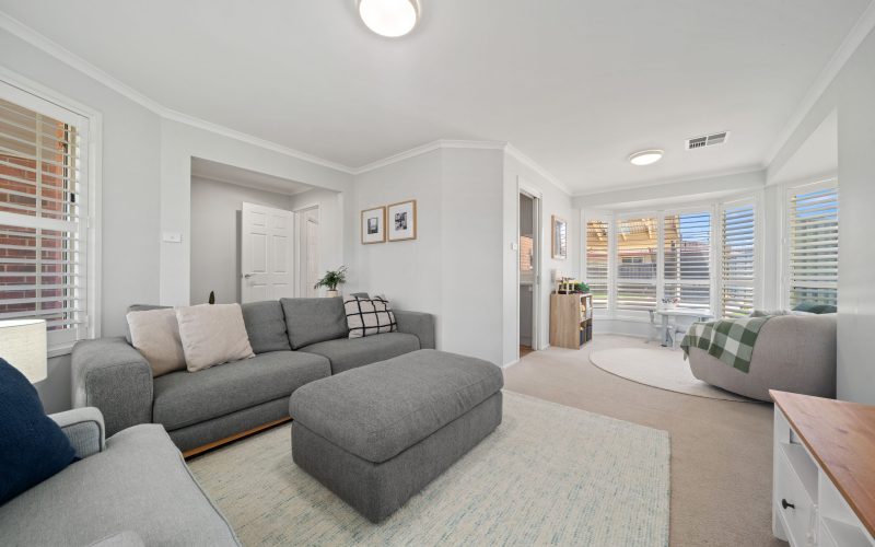 Modern Updates & Comfortable Living in Dunlop
