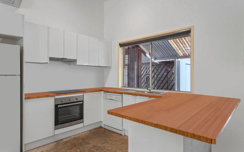 Endless Potential on a Generous 990m² Block
