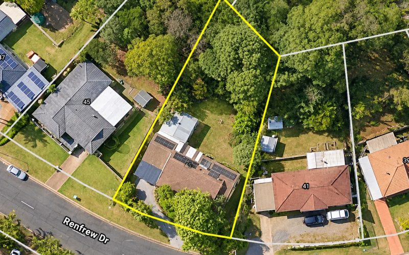 Endless Potential on a Generous 990m² Block