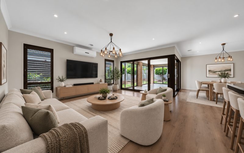 Location and quality - the ultimate family home!