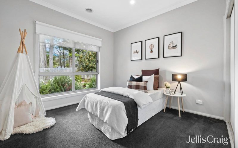 13 Jones Court, Woodend