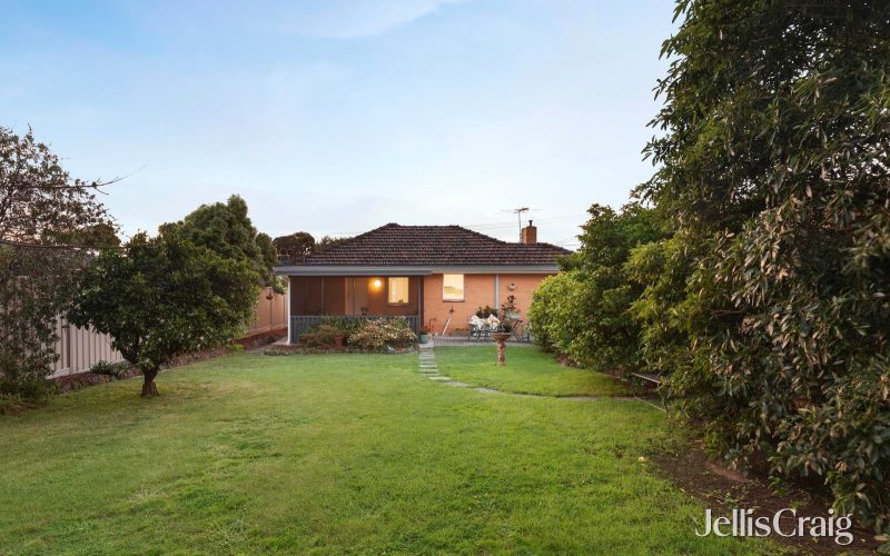 16 Dion Road, Glen Waverley