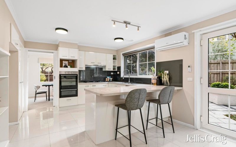 8 Copnal Court, Glen Waverley