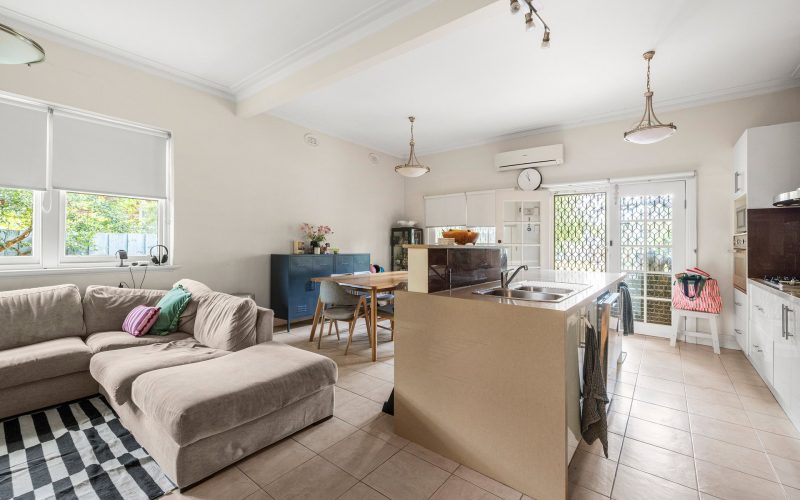 215 Koornang Road, Carnegie