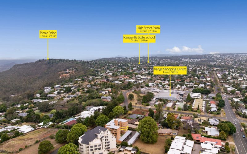 "Panorama Court" Premier Range Side Living!