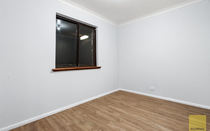 Beautifully Renovated with a Massive Workshop!