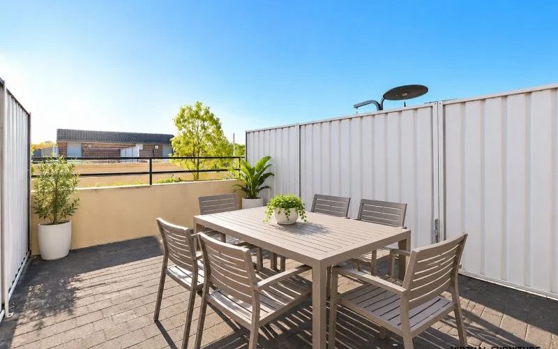 2/170 Greenacre Road Bankstown NSW