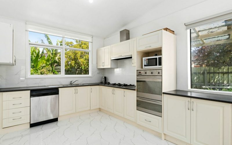 8 Bonham Crescent, Oakleigh East - VIC 3166