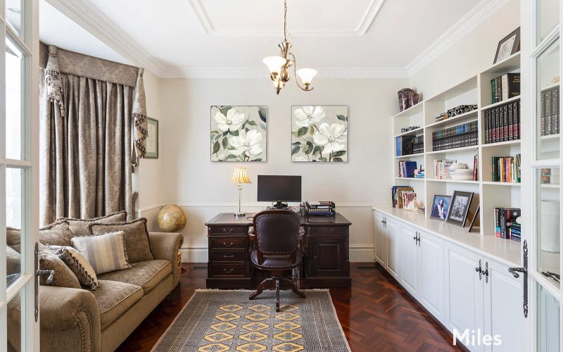2 Burley Griffin Place, Eaglemont