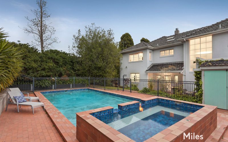 2 Burley Griffin Place, Eaglemont