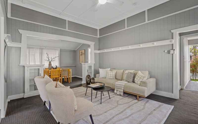 Charming Nudgee cottage living in a beautiful tree lined Street