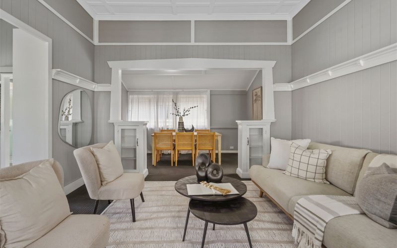 Charming Nudgee cottage living in a beautiful tree lined Street