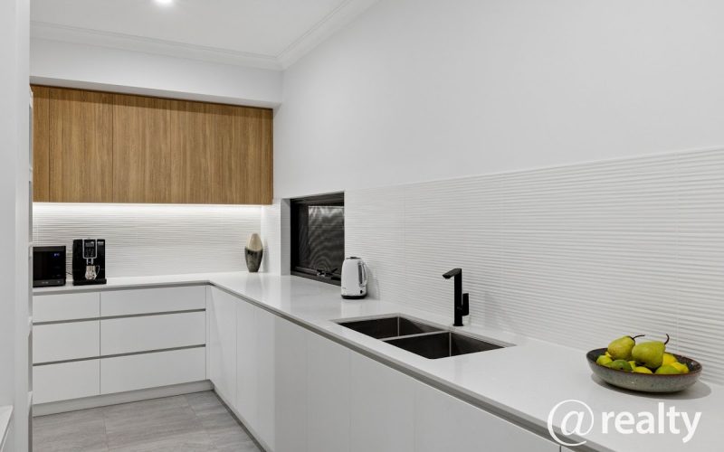 11 BUXTON ROAD, WEMBLEY DOWNS, WA, 6019