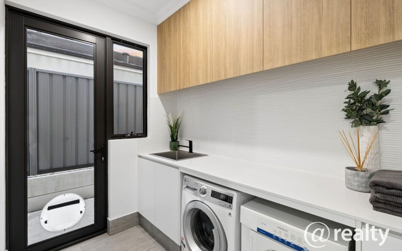 11 BUXTON ROAD, WEMBLEY DOWNS, WA, 6019