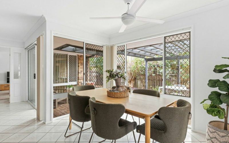 20 Arlington Drive, Arana Hills QLD 4054