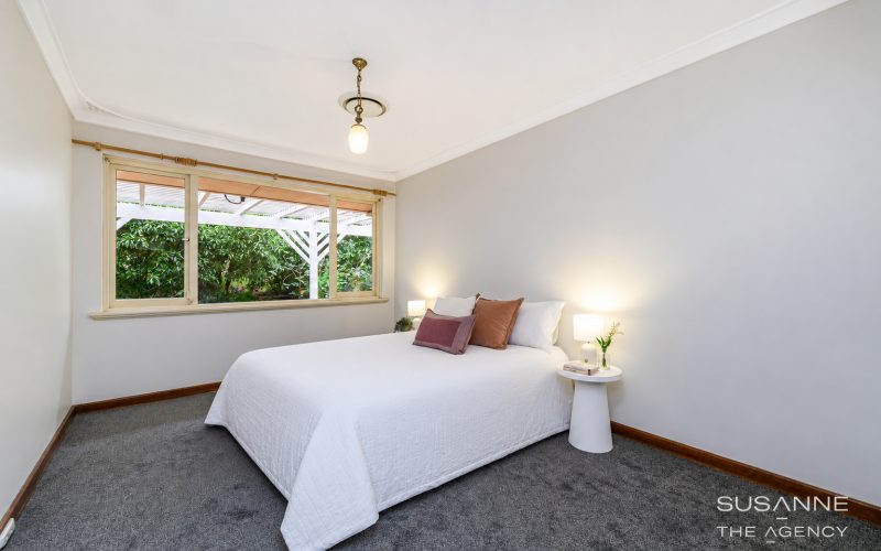 14 Lawnbrook Road West, Walliston